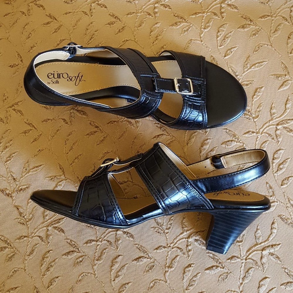 Black Crocodile Sandals - Picture 3 of 7